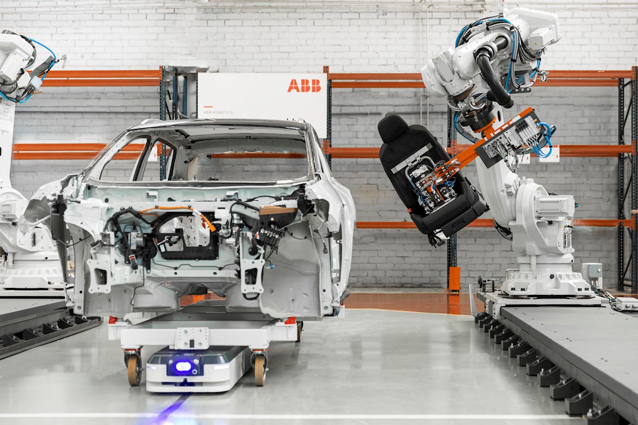 ABB 和 ASTI 在汽車、食品飲料和消費(fèi)品包裝等制造業(yè)以及物流、電子商務(wù)、零售和醫(yī)療保健等新興增長領(lǐng)域提供深厚的專業(yè)知識(shí)。