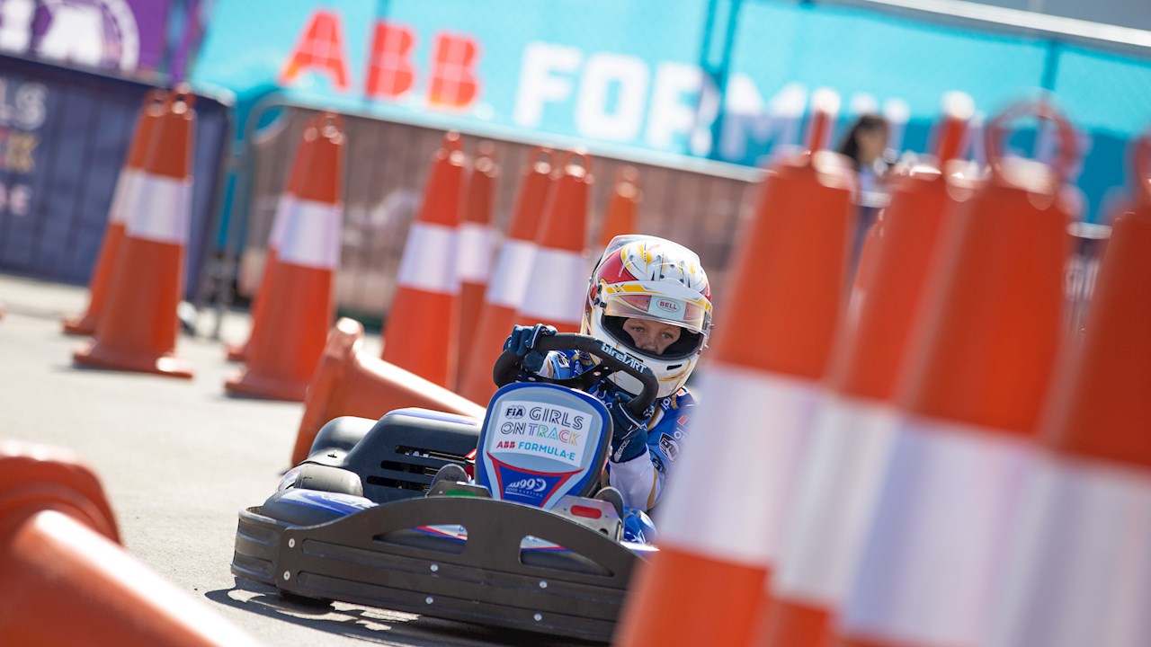 ABB 宣布與 FIA Girls on Track 建立全球合作伙伴關(guān)系