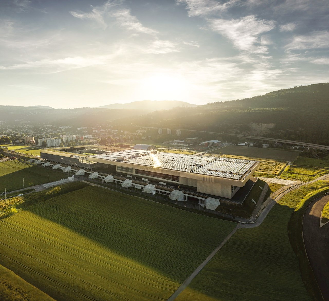 ABB 與 HPE 合作降低超級計算機的能耗